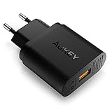 AUKEY Quick Charge 2.0 Cargador Universal USB con Certificación Qualcomm Enchufe Europeo (Negro)